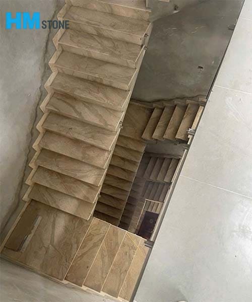 cầu thang Đá Vân Gỗ Ý