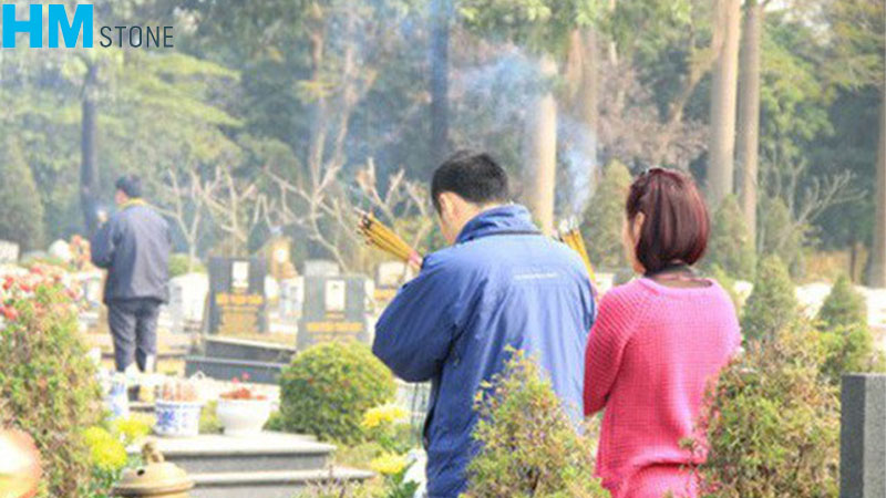 Tảo mộ ngày tết: thời gian, ý nghĩa và lễ cúng đúng cách