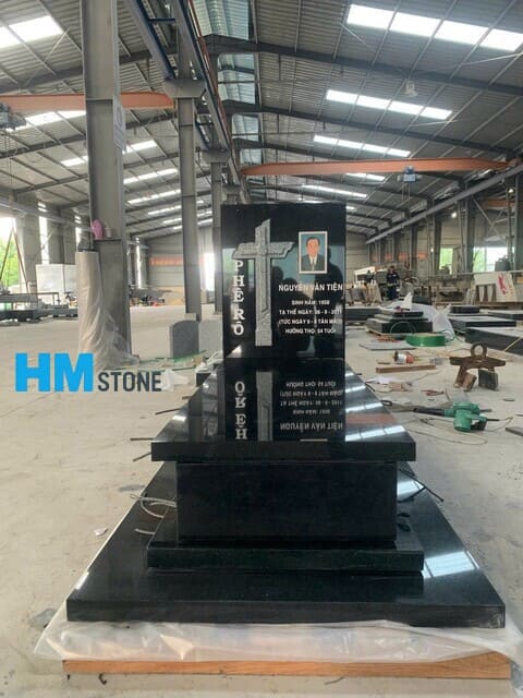 Chụp mộ đá công giáo