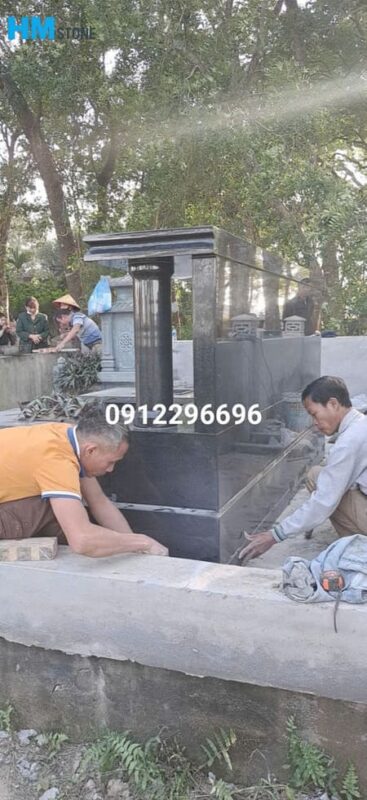 Lắp đặt mộ đá khối granite
