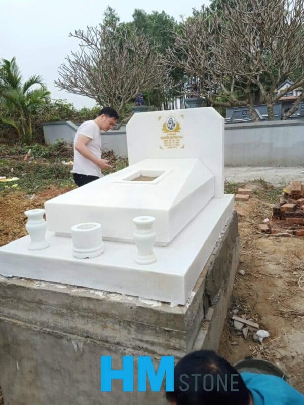 Mẫu mộ đá Trắng Yên Bái