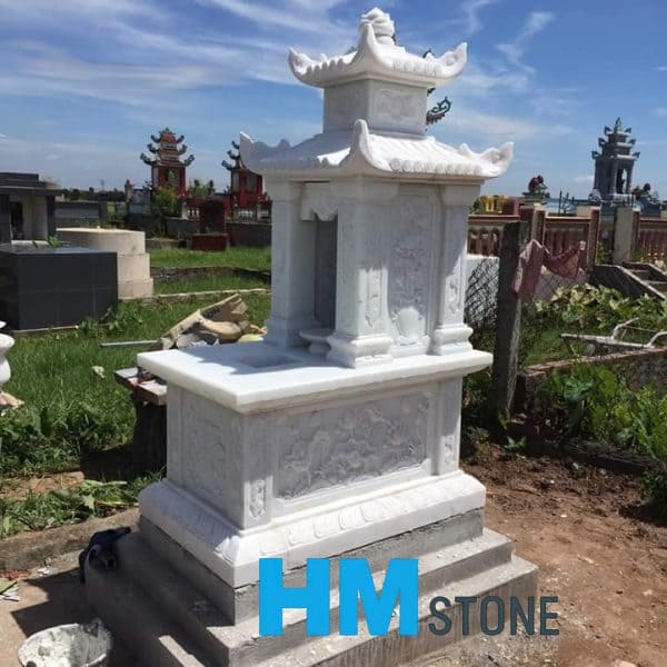Mộ đá trắng hai mái
