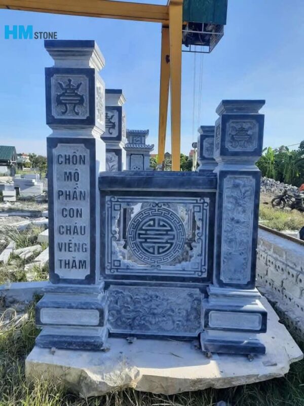 Cổng đá tứ trụ 