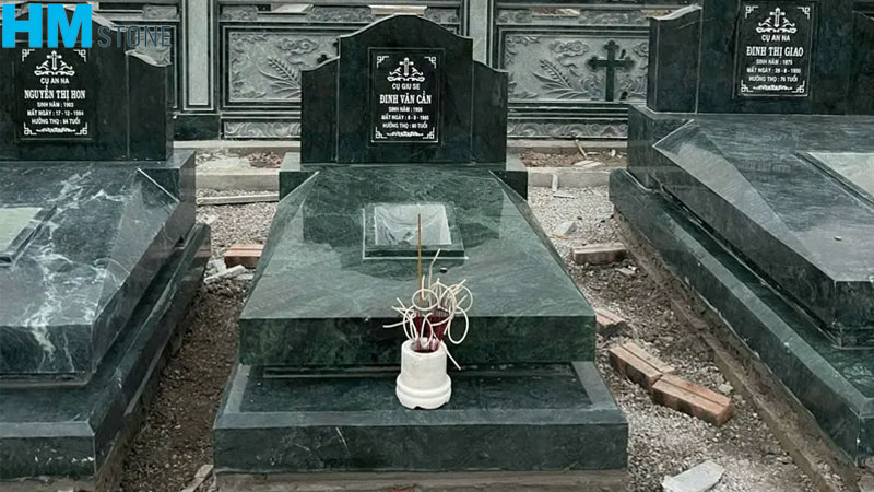 TOP 15 mẫu mộ đá nguyên khối đẹp nhất 2026