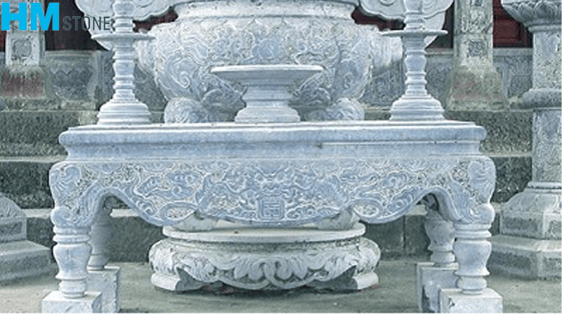 Có nên làm bàn thờ bằng đá không? Cần lưu ý gì?