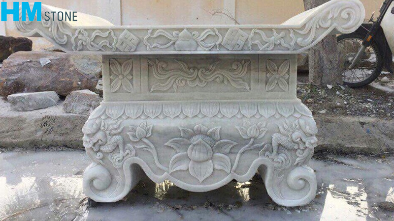 Có nên làm bàn thờ bằng đá không? Cần lưu ý gì?