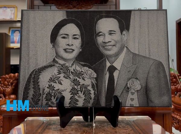 Truyền thần ảnh tưởng niệm