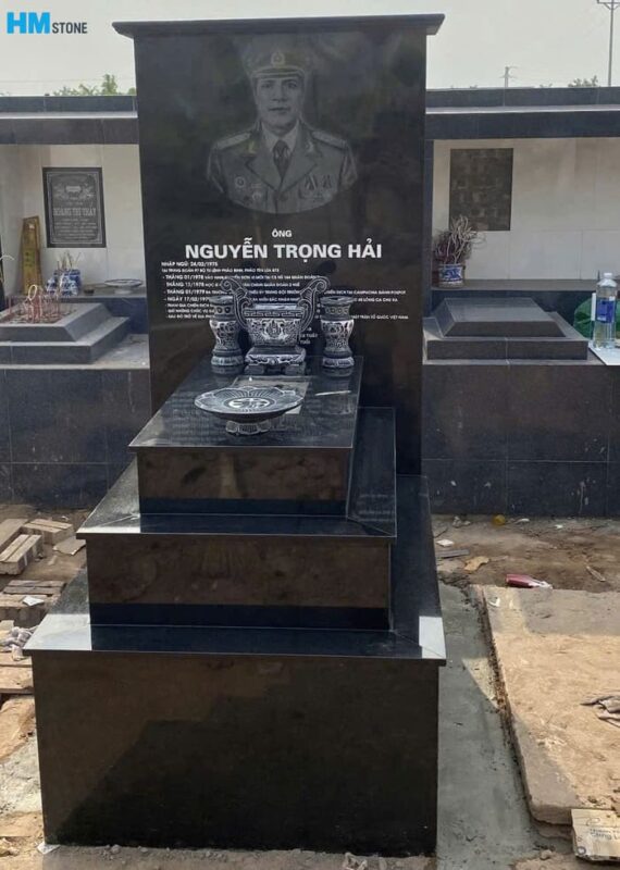 Truyền thần trên đá
