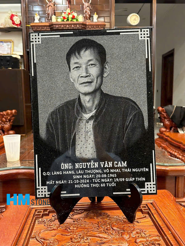 Truyền thần chân dung trên đá