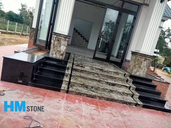 Mẫu Đá bậc cấp