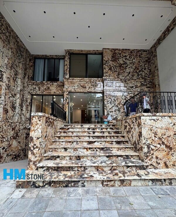 Đá ốp bậc cấp nhà phố