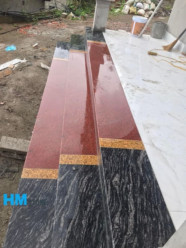 Đá bậc cấp màu đỏ
