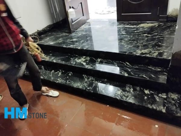 Mẫu Đá bậc tam cấp 