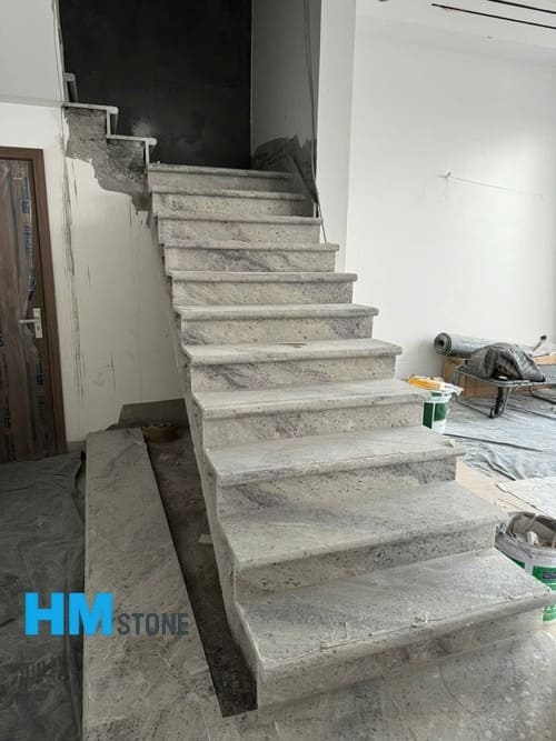 Mẫu cầu thang đá granite trắng