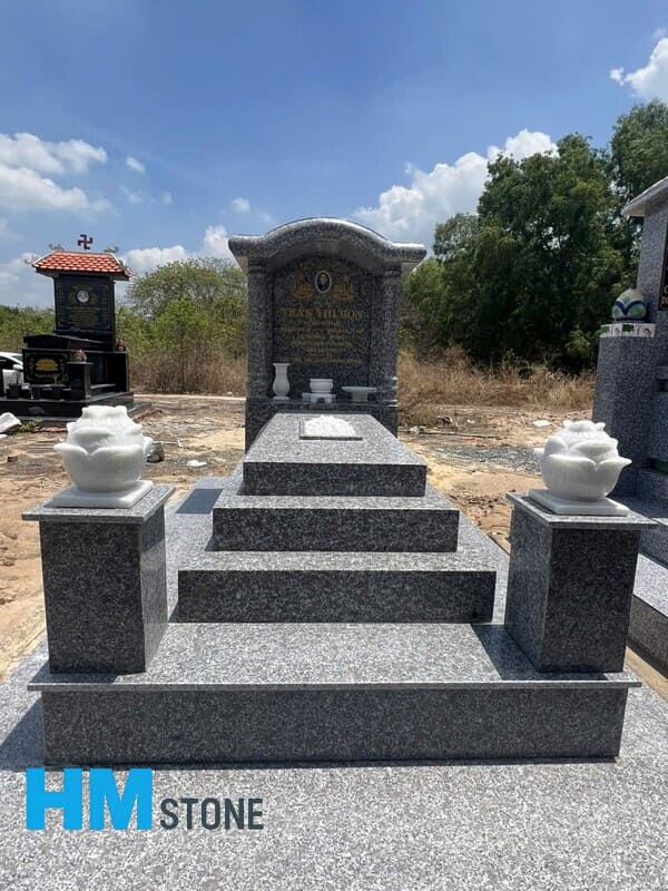 mo da granite nguyen khoi 30 Mộ đá nguyên khối giá rẻ