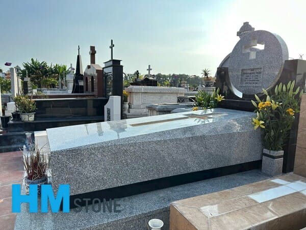 mo da hoa cuong nguyen khoi 22 Lắp mộ đá nguyên khối công giáo