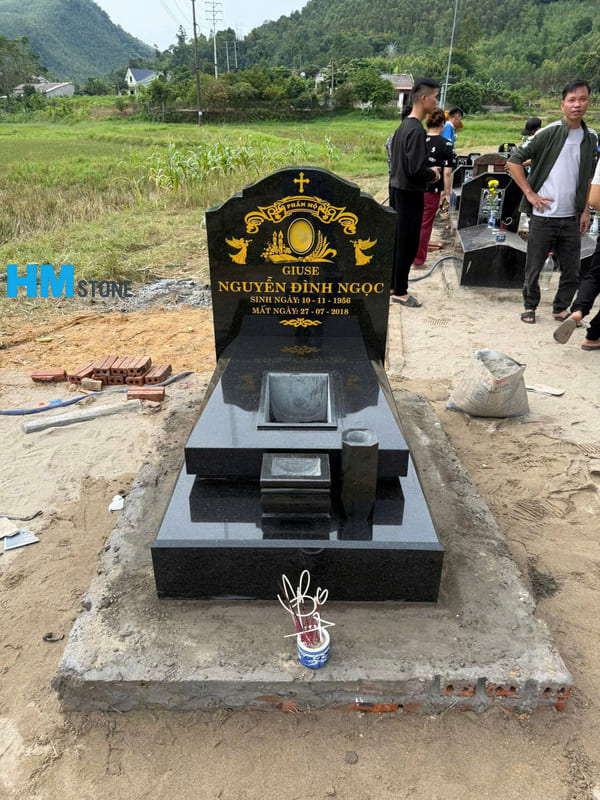 Giá Mộ đá