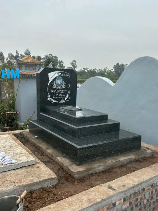 Giá mộ đá