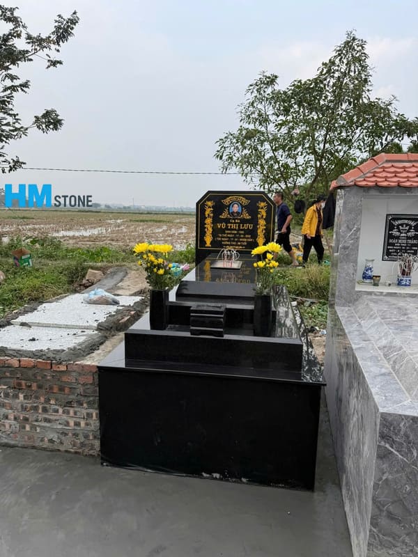 Giá Mộ đá nguyên khối granite