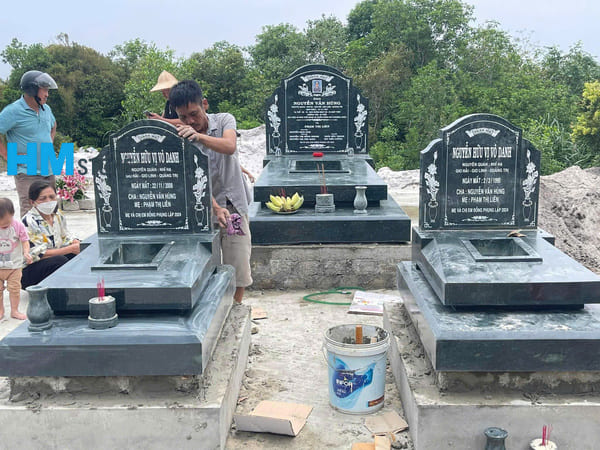 Lắp đặt mộ đá