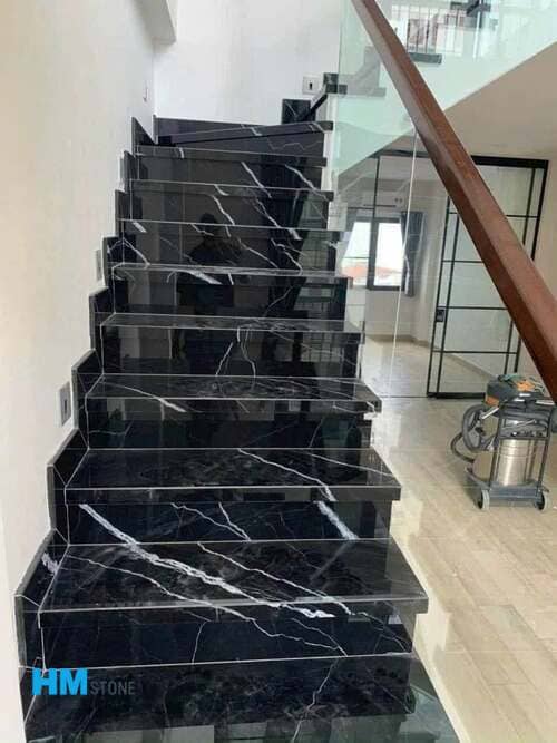 Cầu thang đá nung kết