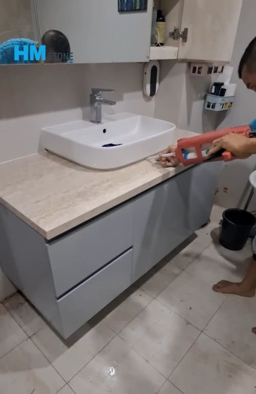 chong moc ban da lavabo 2 Chống mốc bàn đá lavabo bằng keo epoxy