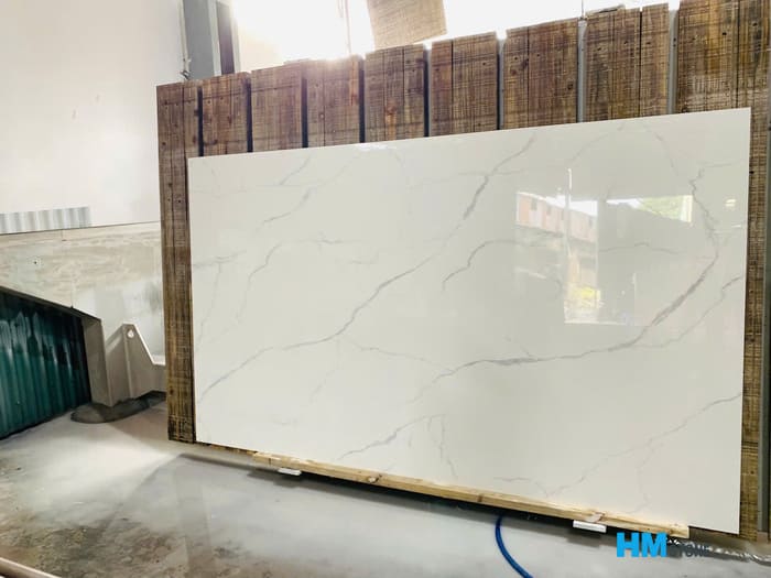 Đá nung kết có phải gạch ceramic không? 