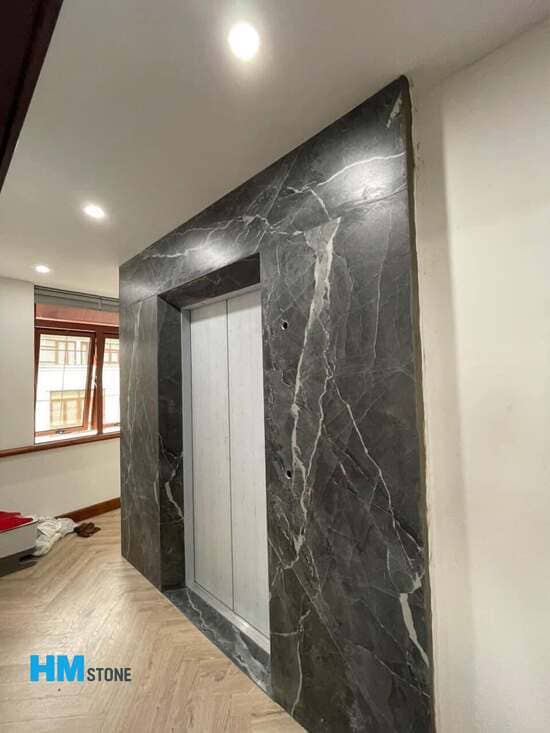 Đá nung kết ốp thang máy