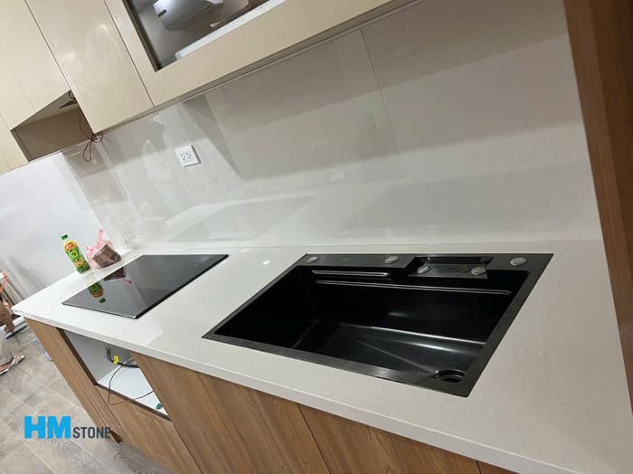 da nung ket trang 3 Mặt bếp đá nung kết trắng Kim Sa